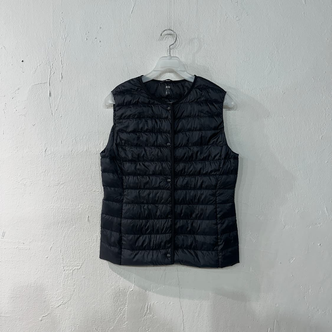 유니클로 경량패딩조끼 여성M 상품이미지1