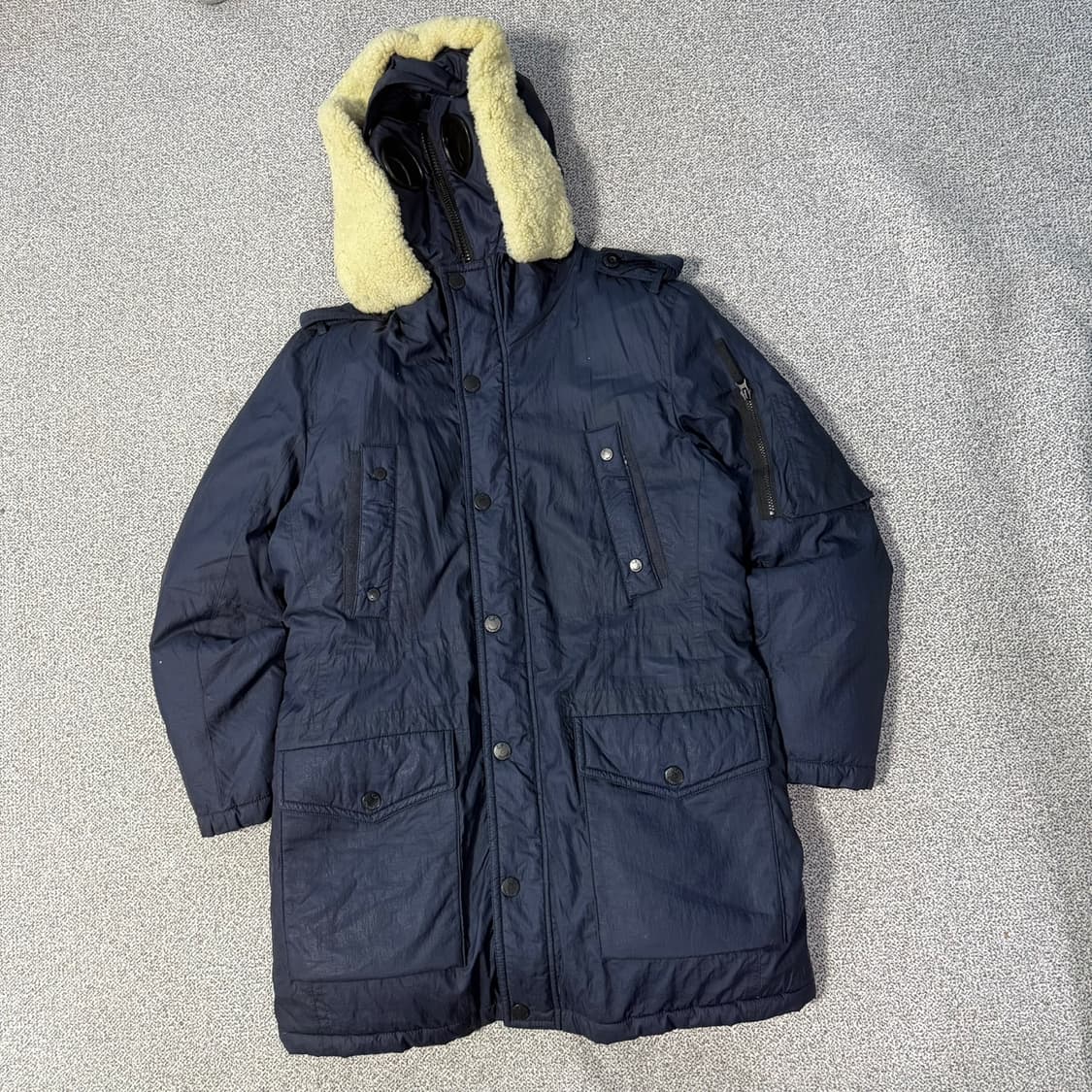 C.P. 컴퍼니 후드 다운 자켓 상품이미지1