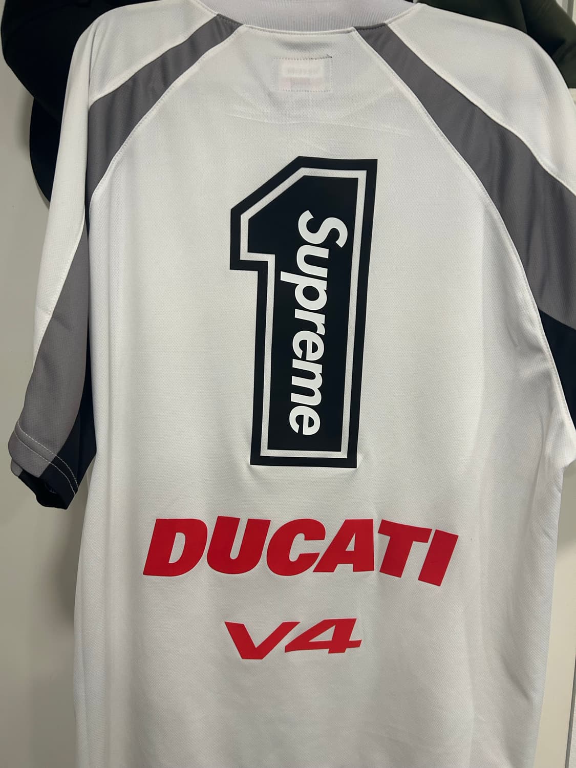 [L] 슈프림 두카티 24ss 사커 저지 화이트 상품이미지3