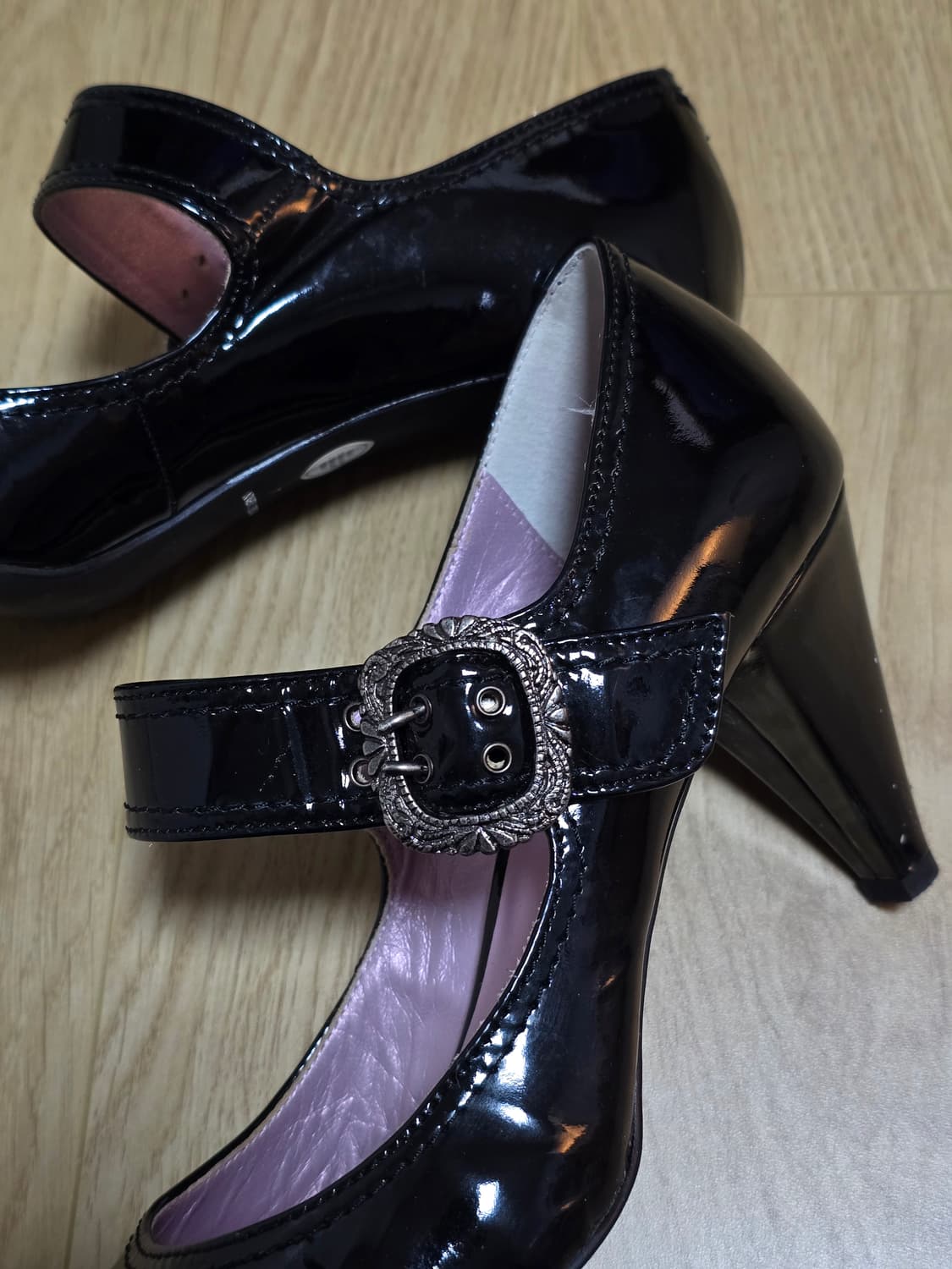 Anna Sui 안나수이 애나멜 블랙 펌프스 구두 230 상품이미지2