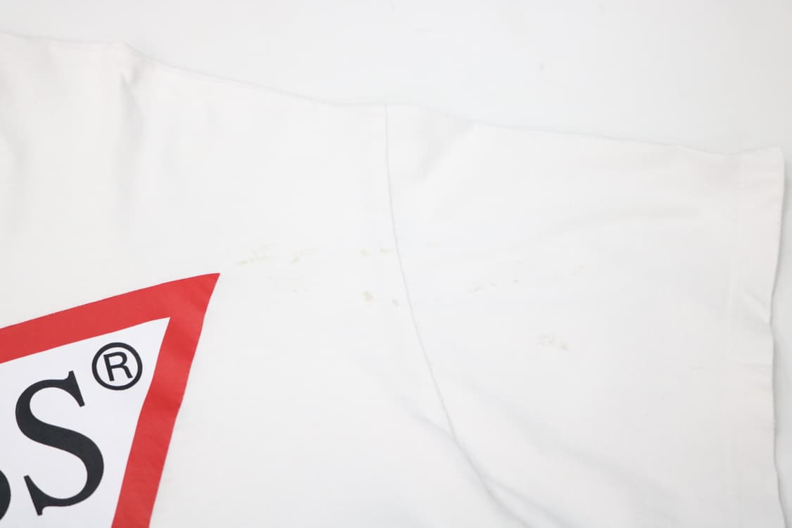 게스 GUESS 빈티지 빅 트라이앵글 로고 화이트 반팔 티셔츠 (L) 상품이미지4