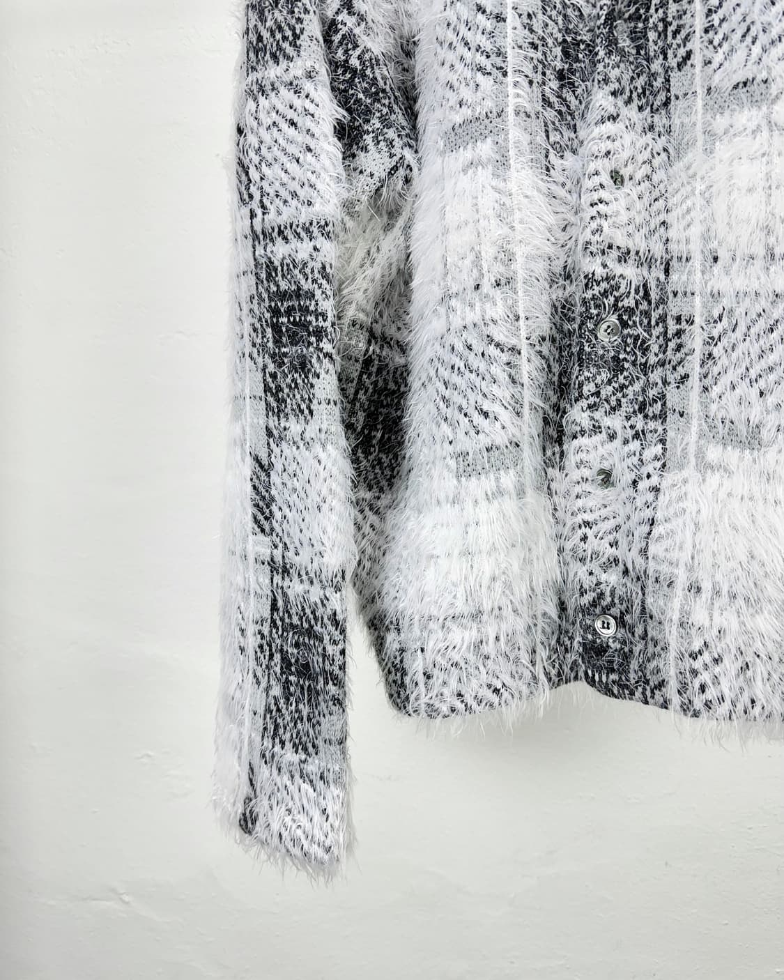 스투시 23fw 헤어리 플래드 가디건 화이트 상품이미지5