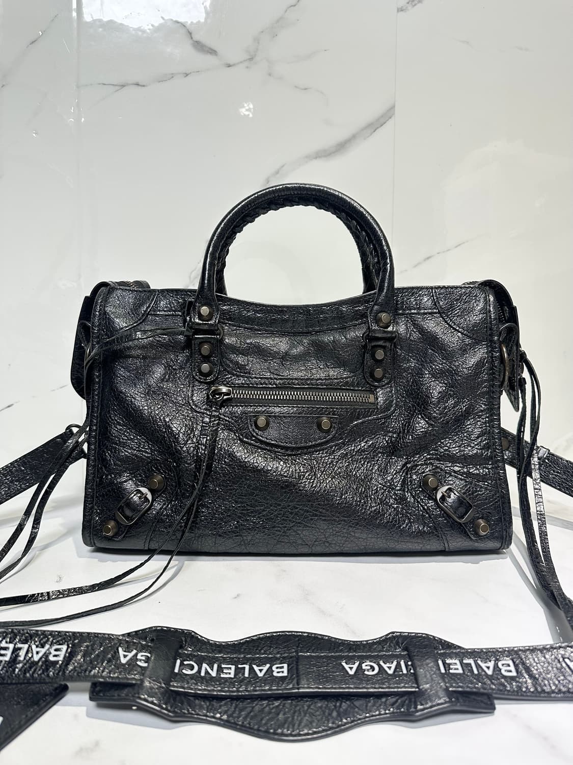 [SA 정품] 발렌시아가 로고스트랩 시티 모터백 스몰 상품이미지7