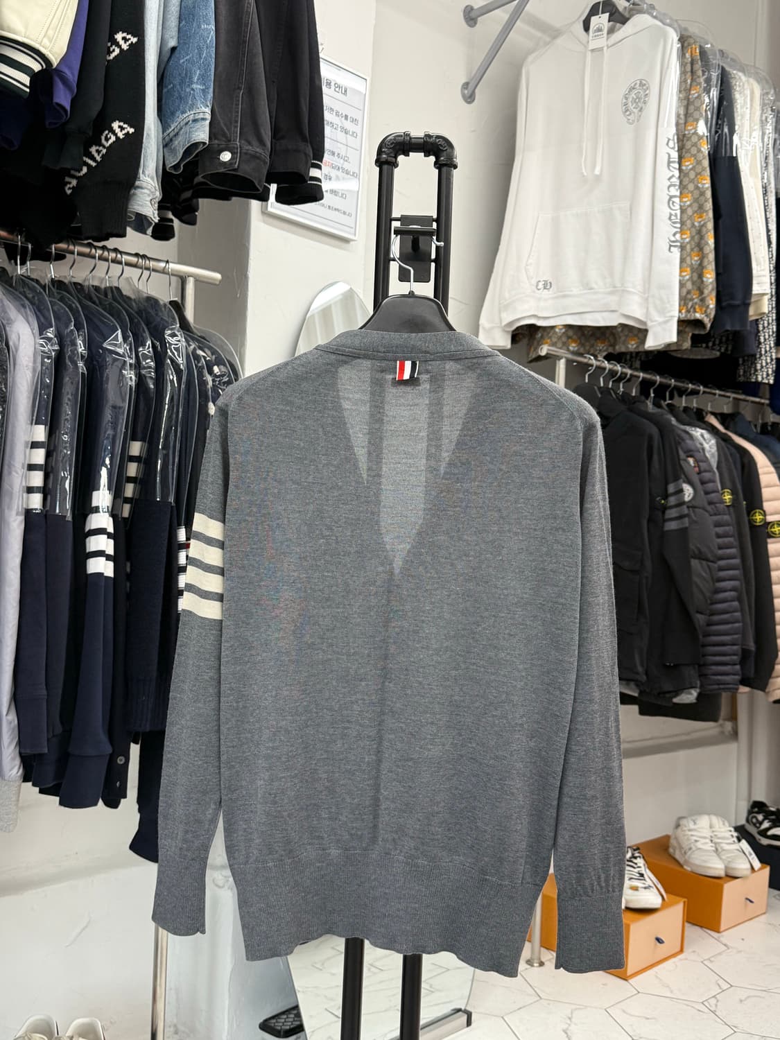 [3] 톰브라운 사선완장 메리노 울 가디건 상품이미지2