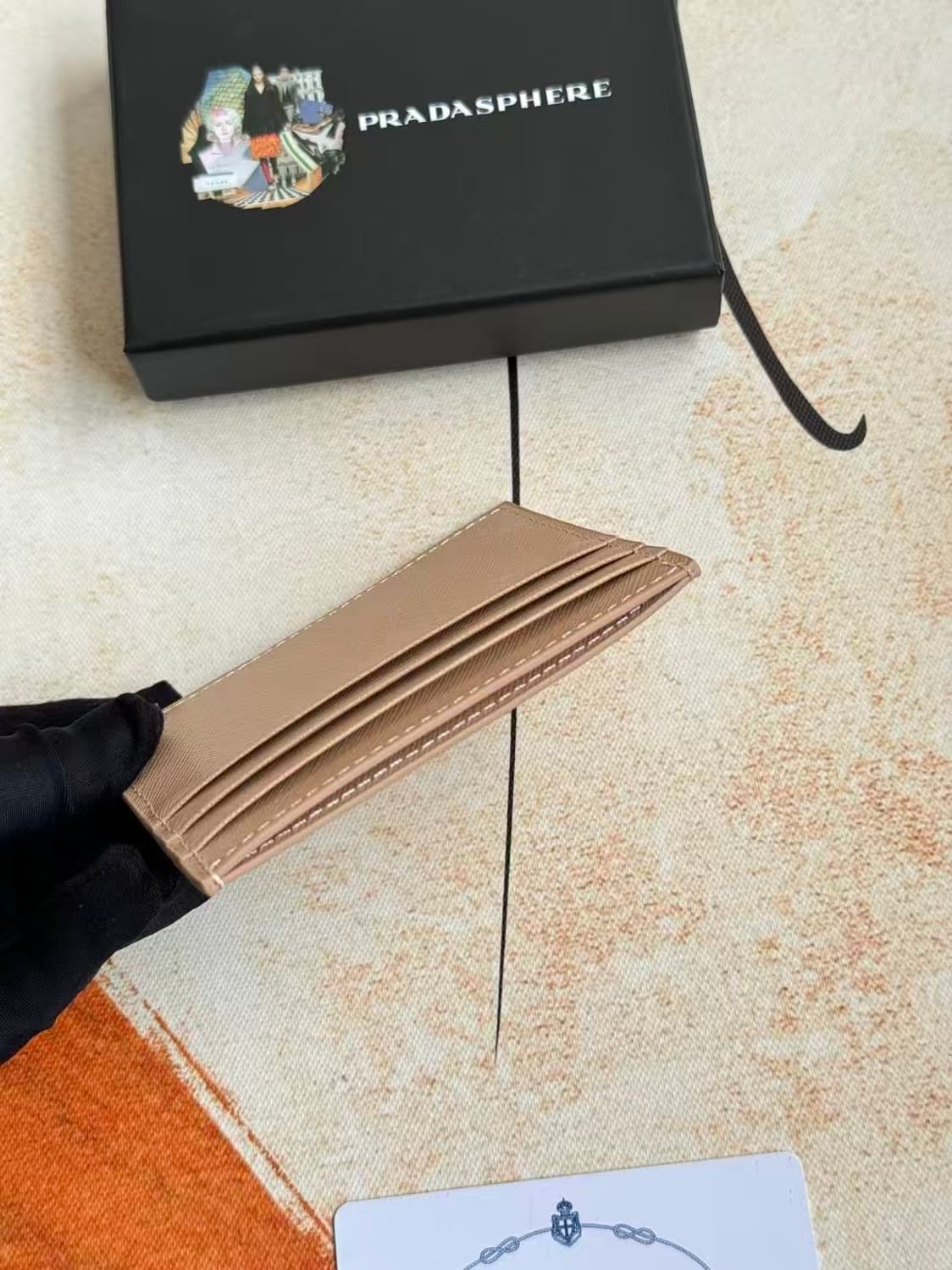 프라다 사피아노 레더 트라이앵글 로고 카드 지갑 상품이미지5