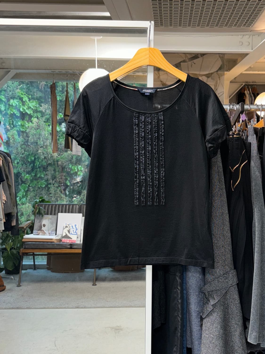 버버리 런던 프릴 티셔츠 상품이미지1