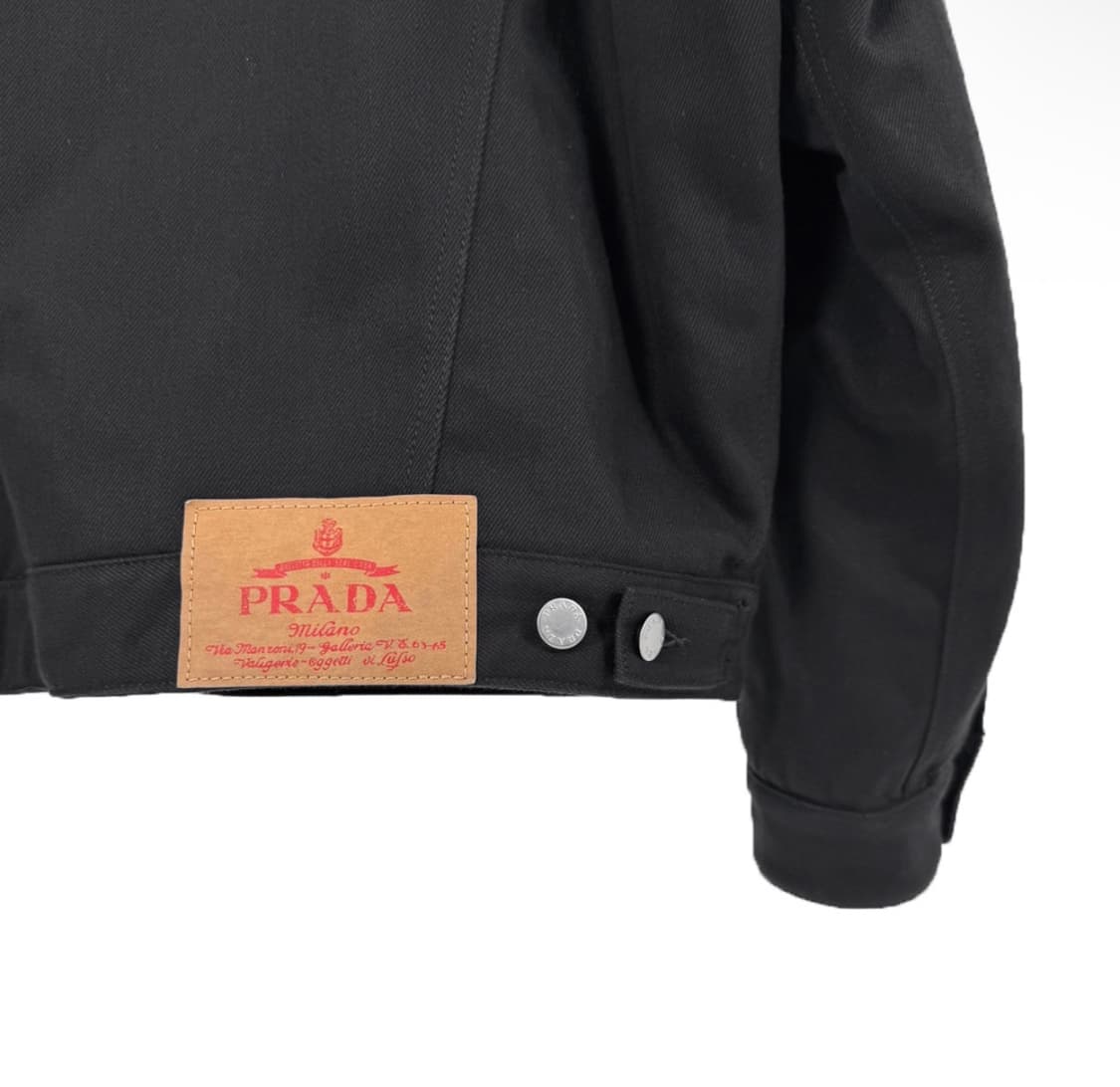 [L] 프라다 남성 삼각로고 불 데님 시어링 패디드 블루종 자켓 블랙 상품이미지7