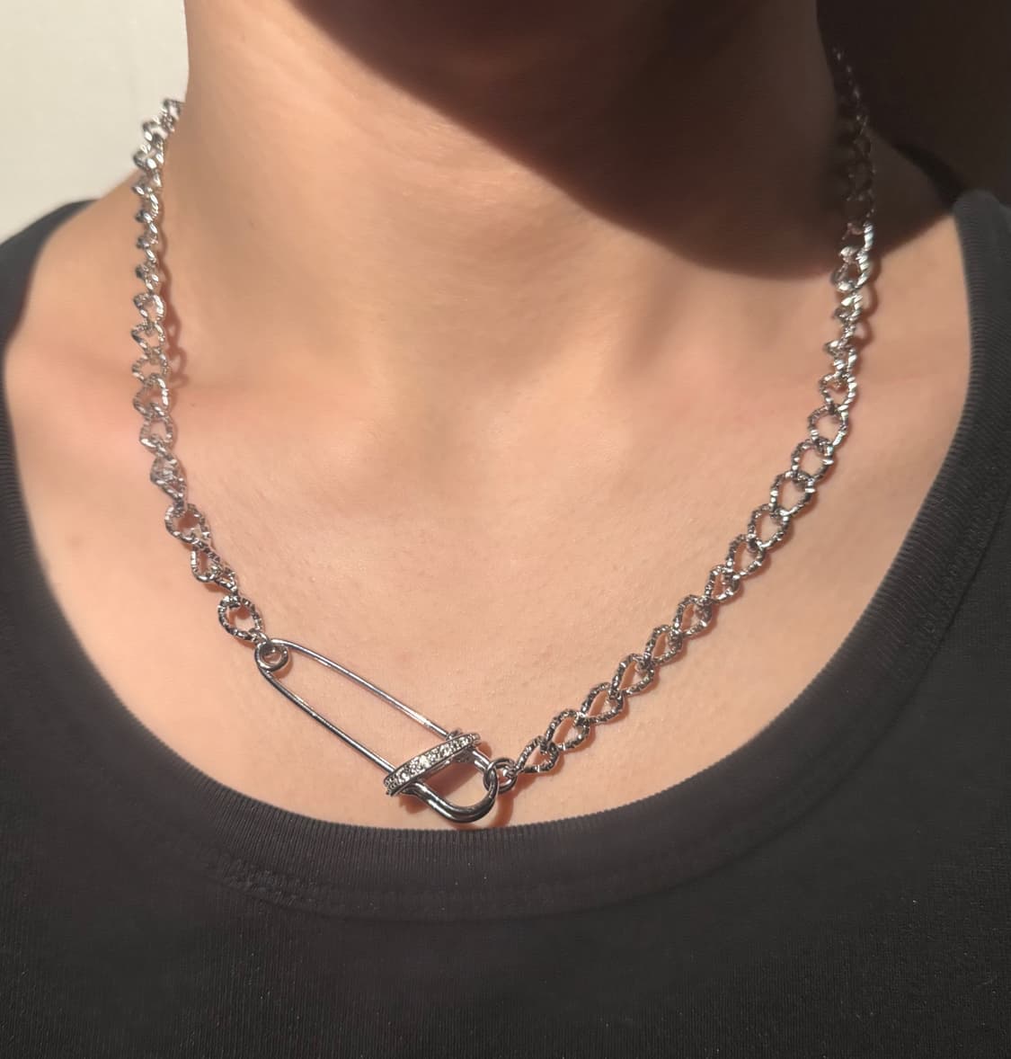 Safety pin necklace 목걸이 상품이미지1