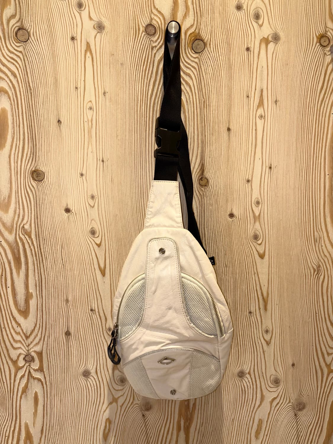 미스치프 크로스백 상품이미지1