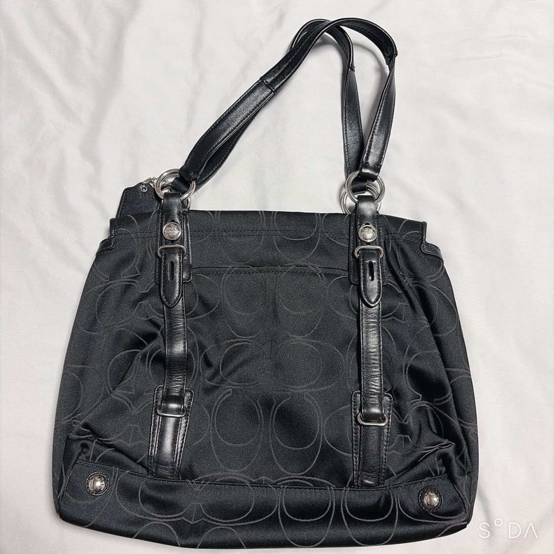 코치 블랙 시그니처 캔버스 숄더백 상품이미지2
