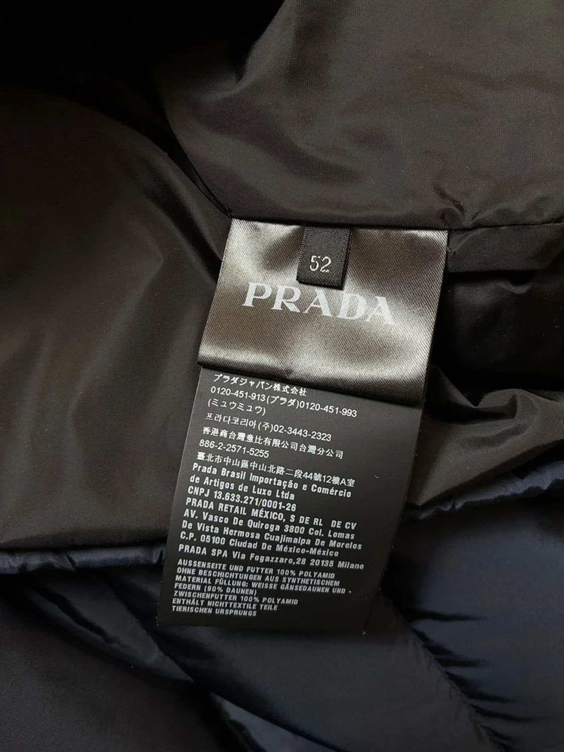 프라다 PRADA 삼각 플레이트 경량 구스다운 패딩 PN6799 상품이미지8