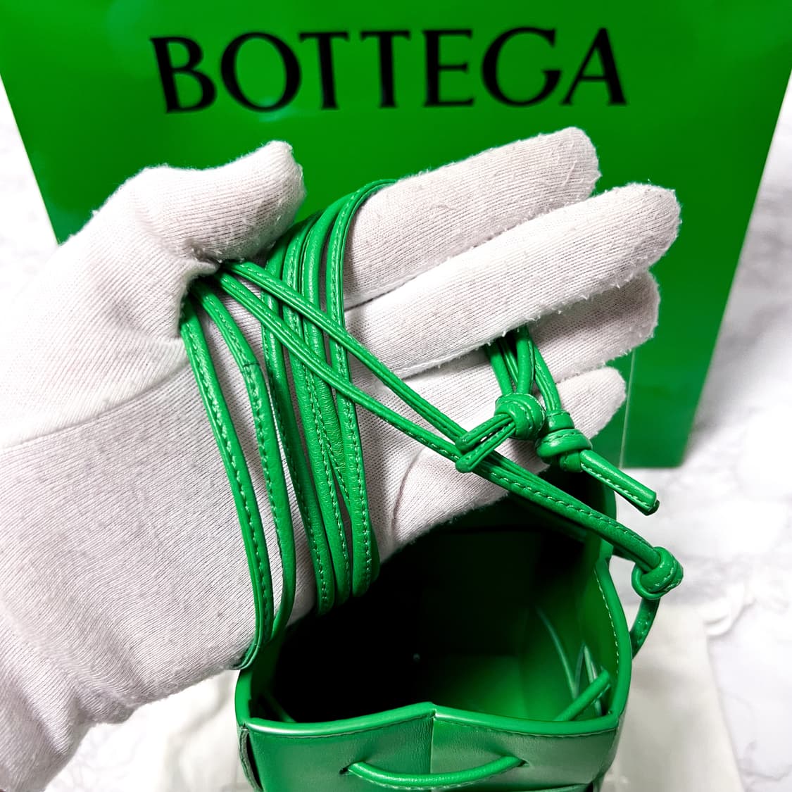 보테가베네타 카세트 미니 버킷백 상품이미지6