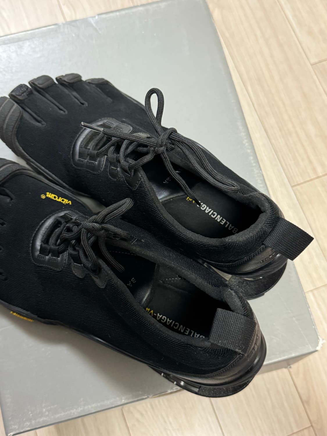 발렌시아가 비브람 파이브핑거스 42사이즈 상품이미지2