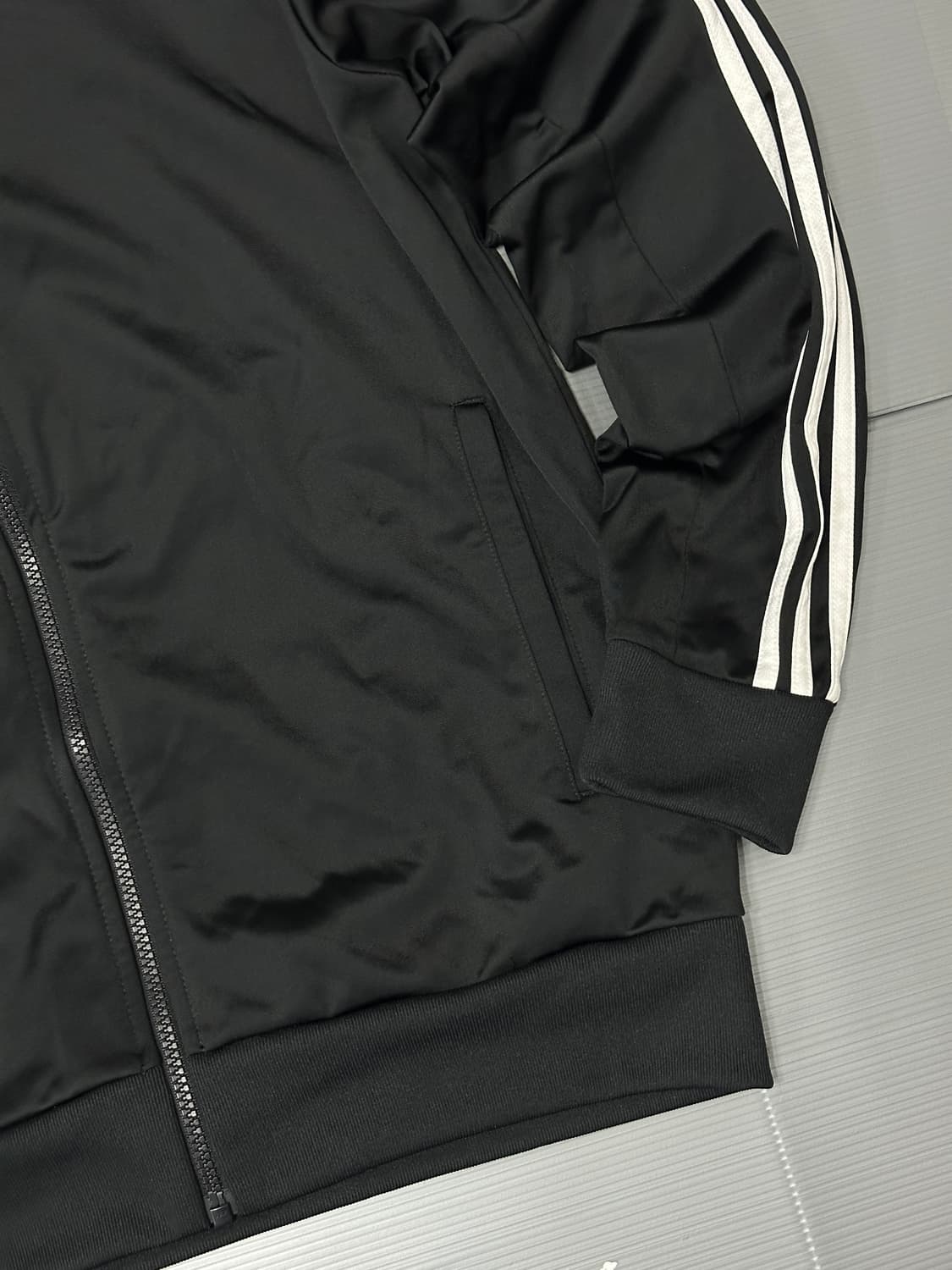 아디다스 에센셜 트랙탑 져지 블랙 105 상품이미지3