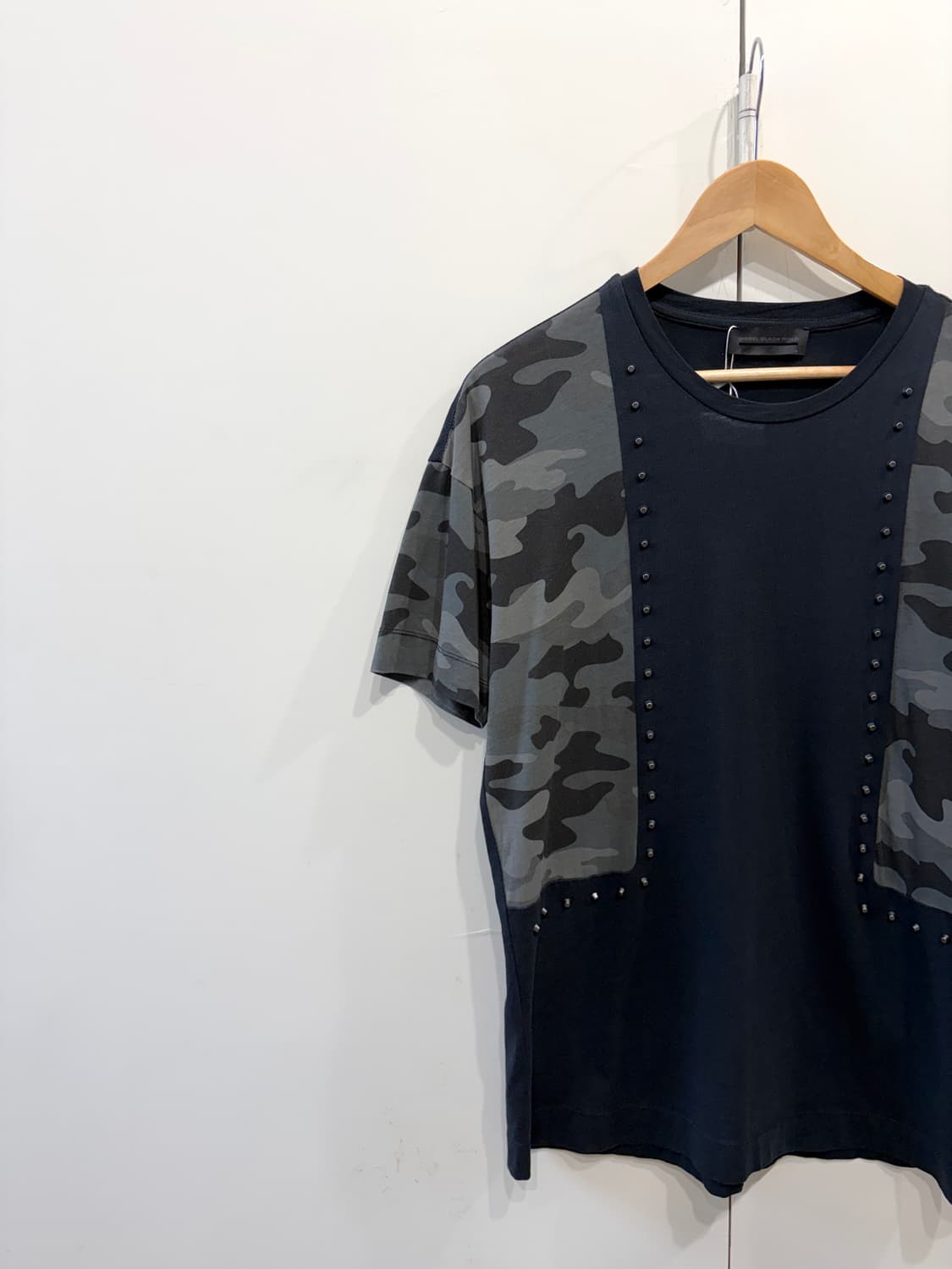 디젤 블랙 골드 카모플라주 반팔 티셔츠 상품이미지2