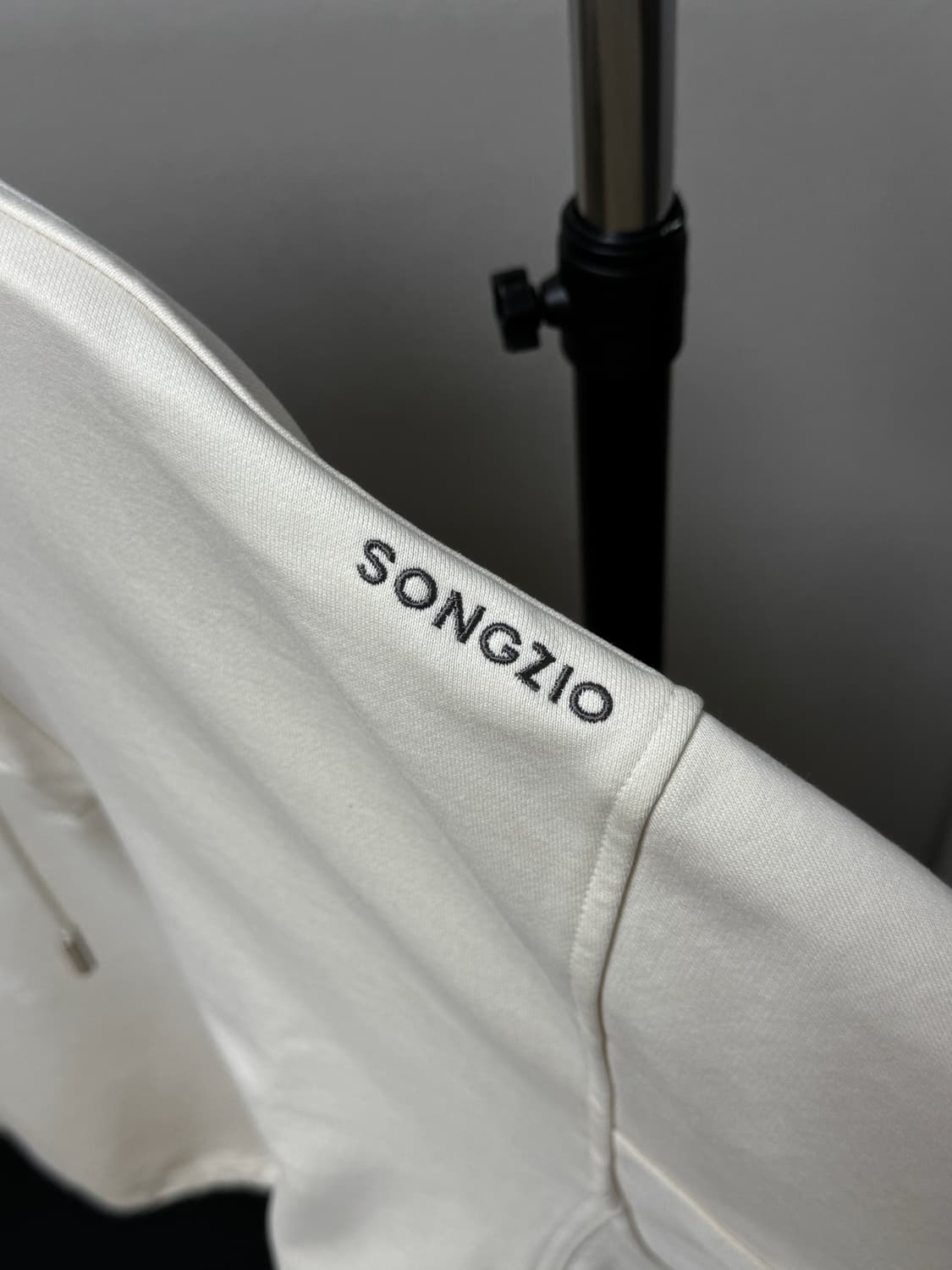 송지오 나르시스 하이넥 맨투맨 상품이미지4