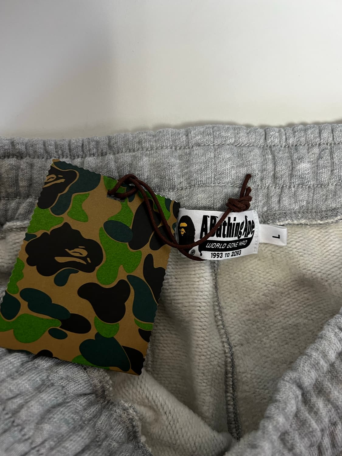 [새상품] 베이프 샤크 릴렉스드 핏 스웨트 팬츠 L 상품이미지3