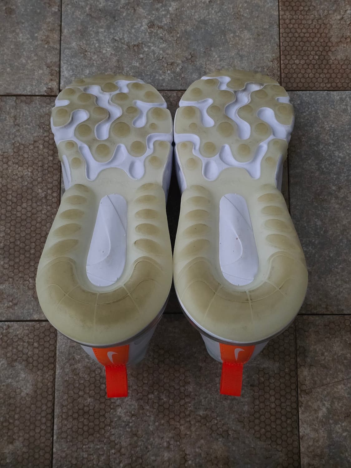 (240)나이키 에어맥스 270 리액트 se 하이퍼 크림슨 상품이미지8