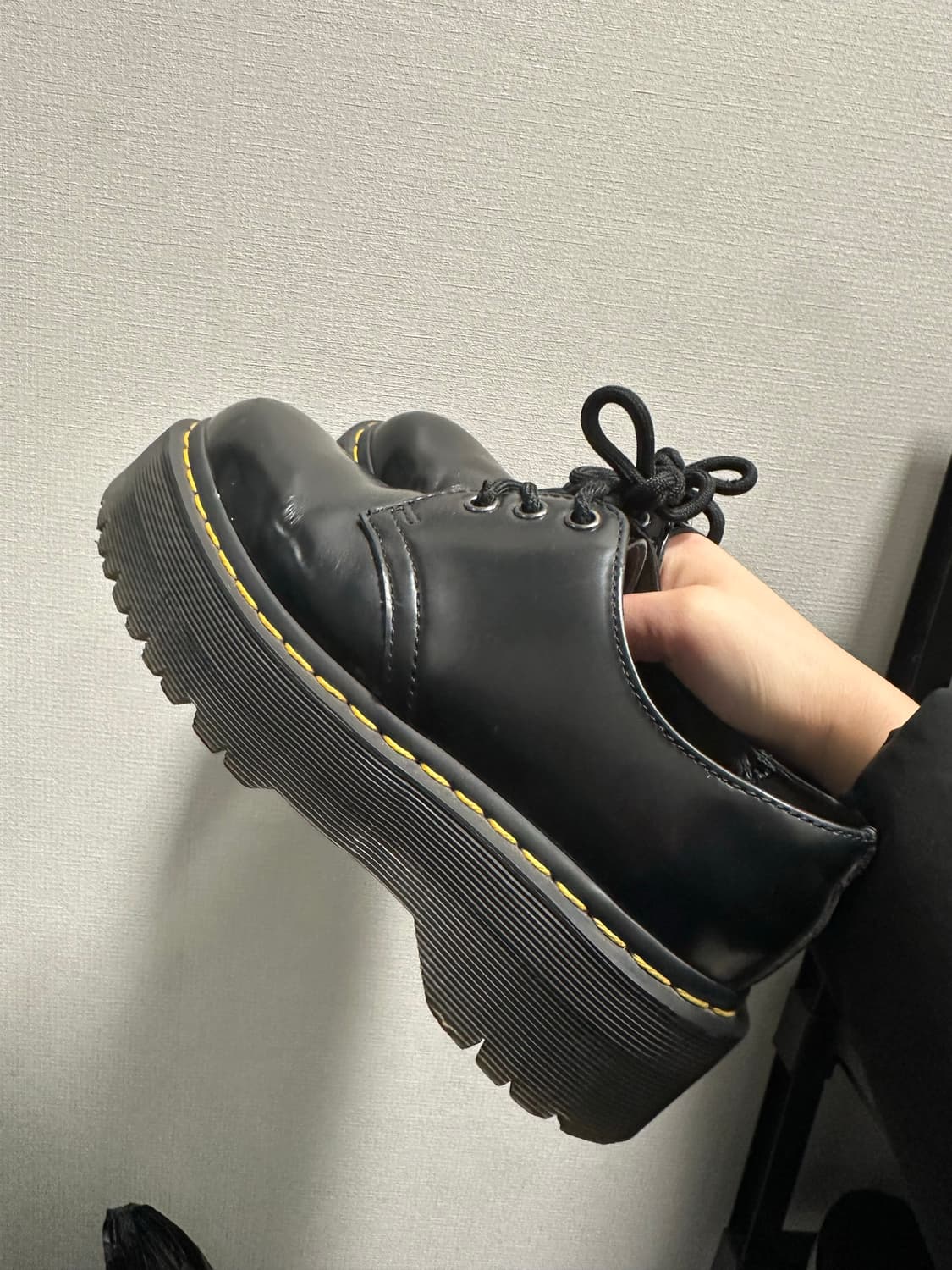 닥터마틴 쿼드 블랙 220 uk3 상품이미지2