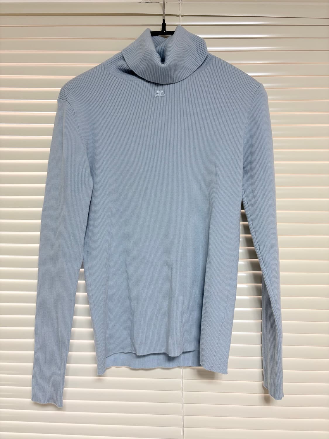 꾸레쥬 니트 상품이미지1