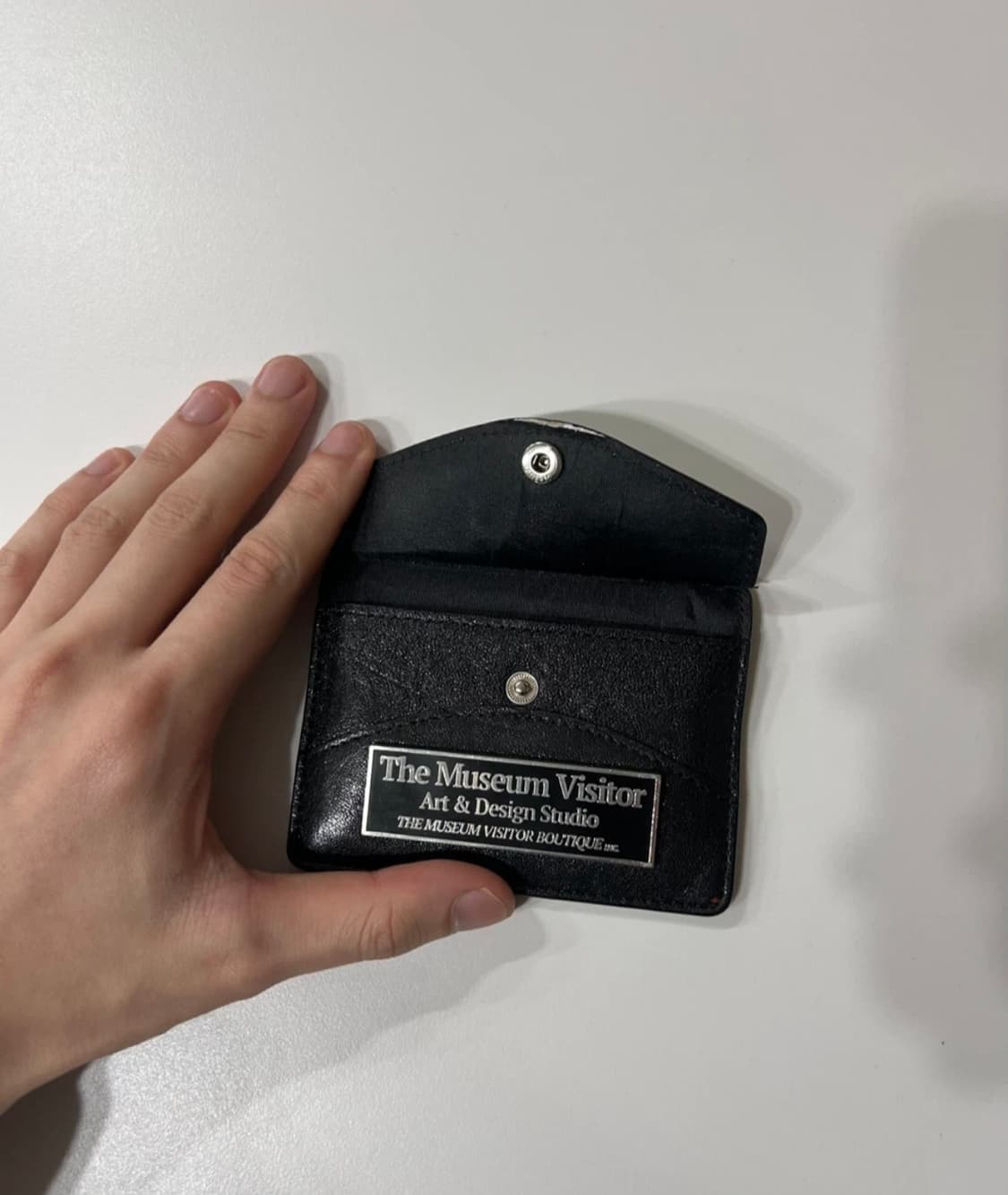 더뮤지엄비지터 지갑 상품이미지3