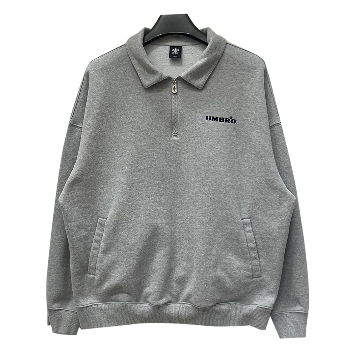 엄브로 에센셜 카라 하프집업 맨투맨 105 상품이미지2