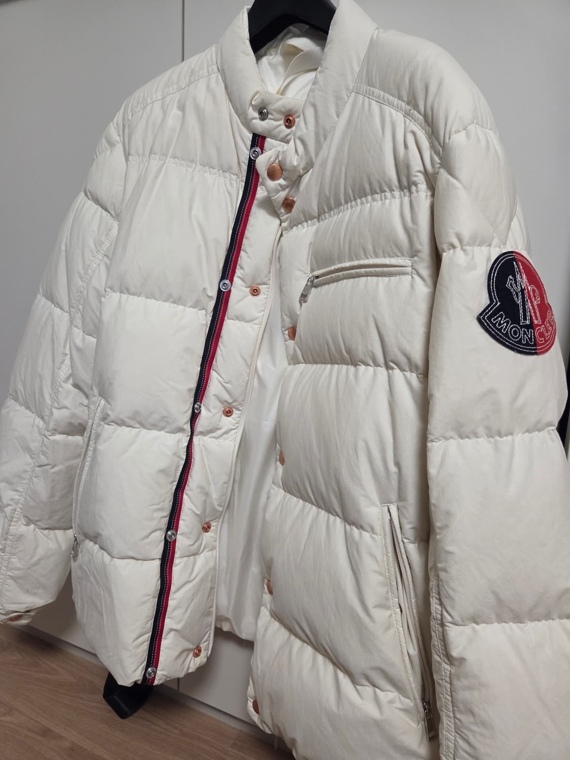 몽클레어 지니어스 1952 비어드모어 패딩 상품이미지1