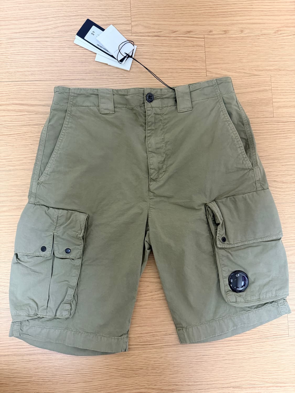 (새제품)C.P.컴퍼니 트윌 스트레치 카고 쇼츠 그린 - 23SS(80) 상품이미지3