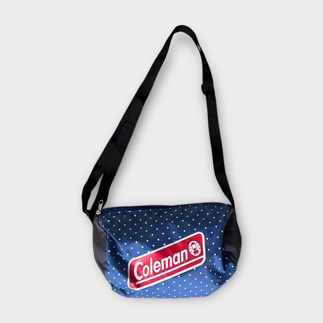 Coleman . 콜맨 로고 도트 크로스백 상품이미지1