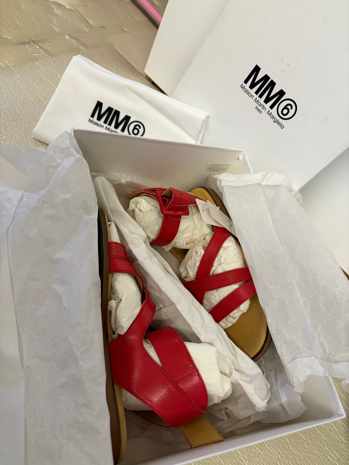 마르지엘라 핫핑크 스트랩 샌들 상품이미지1