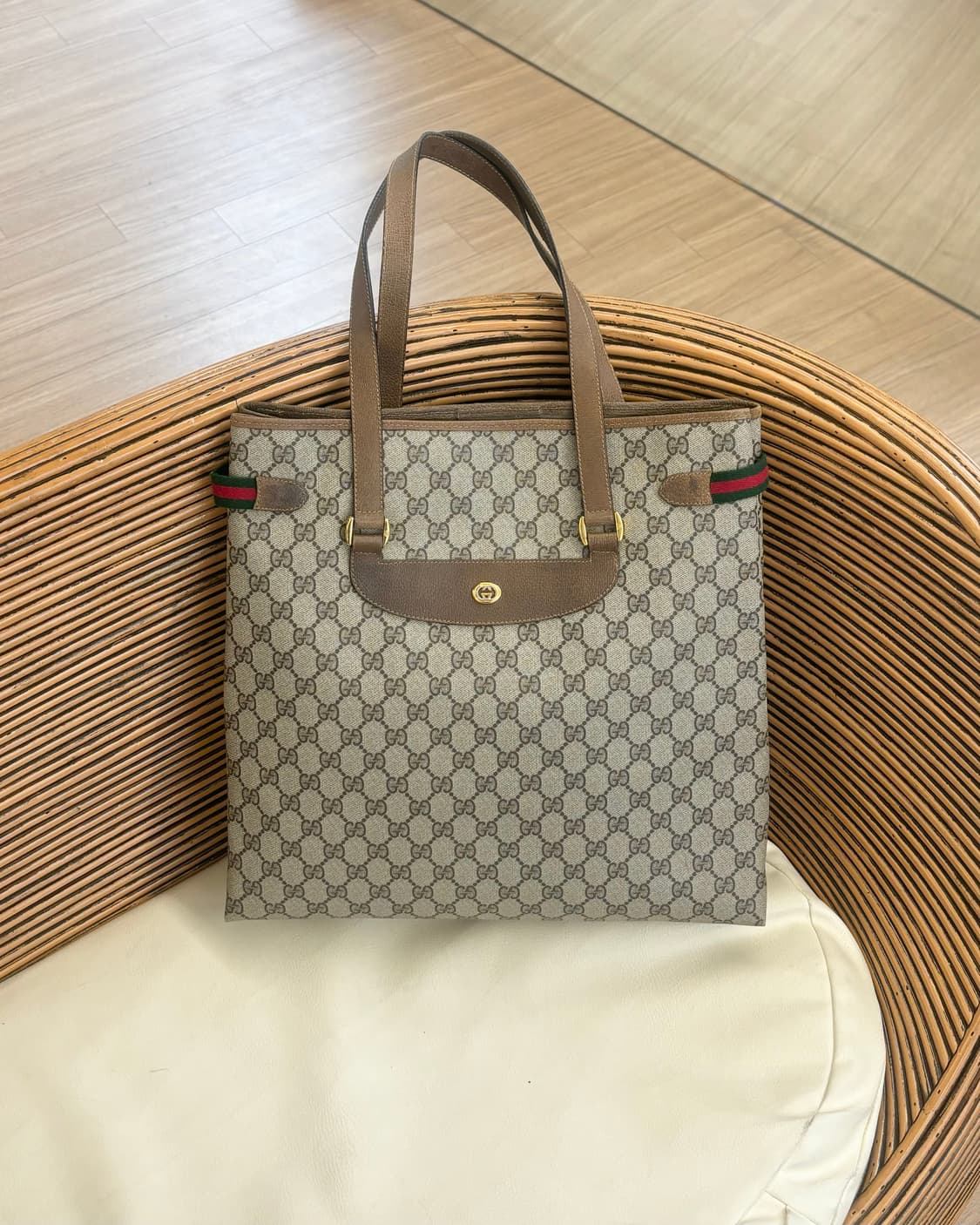 구찌 GG 수프림 웹 쉐리 라인 토트백 상품이미지1