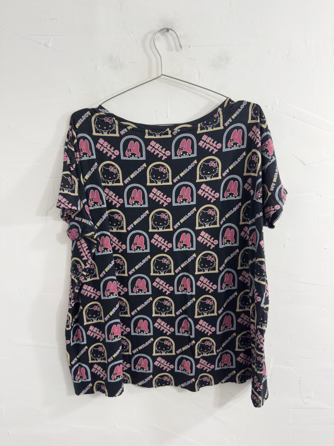 ut x sanrio printing top 상품이미지3