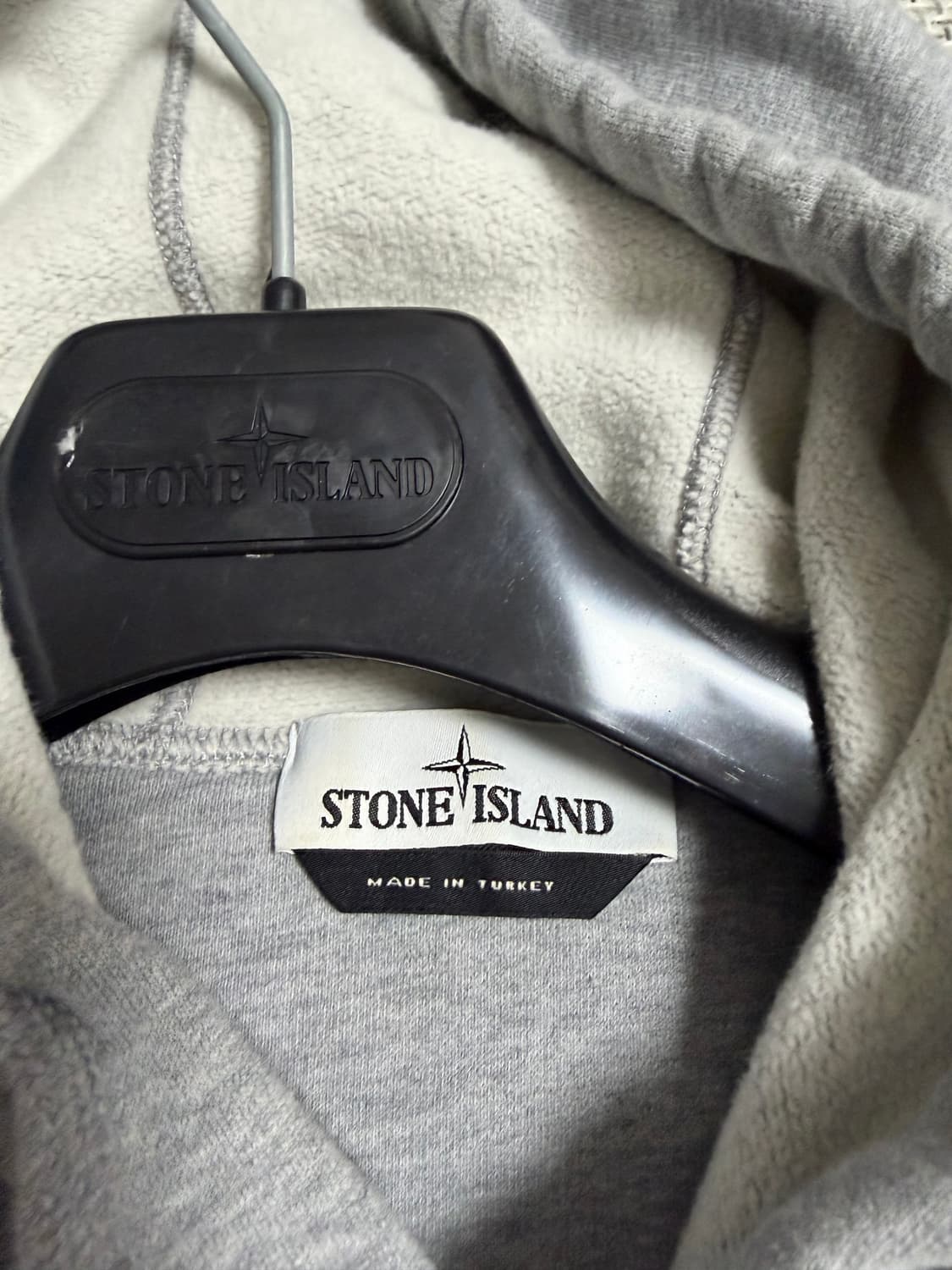 새상품급 컨디션 스톤아일랜드 후드티 L사이즈 상품이미지2