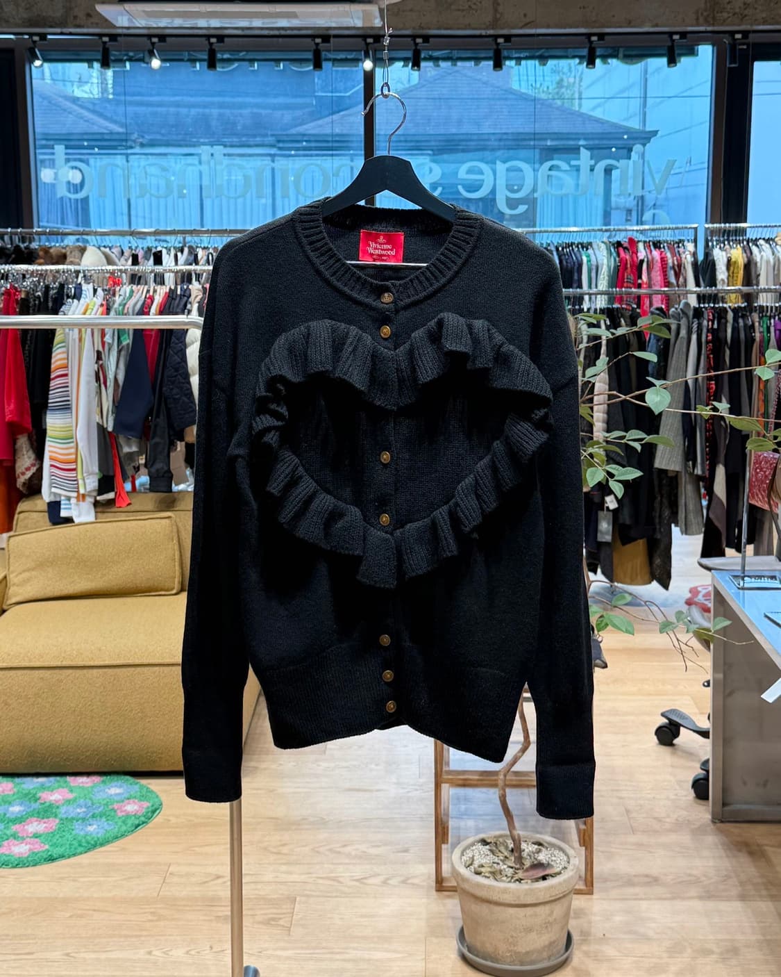 비비안 웨스트우드 레드라벨 블랙 하트 프릴 가디건  상품이미지1