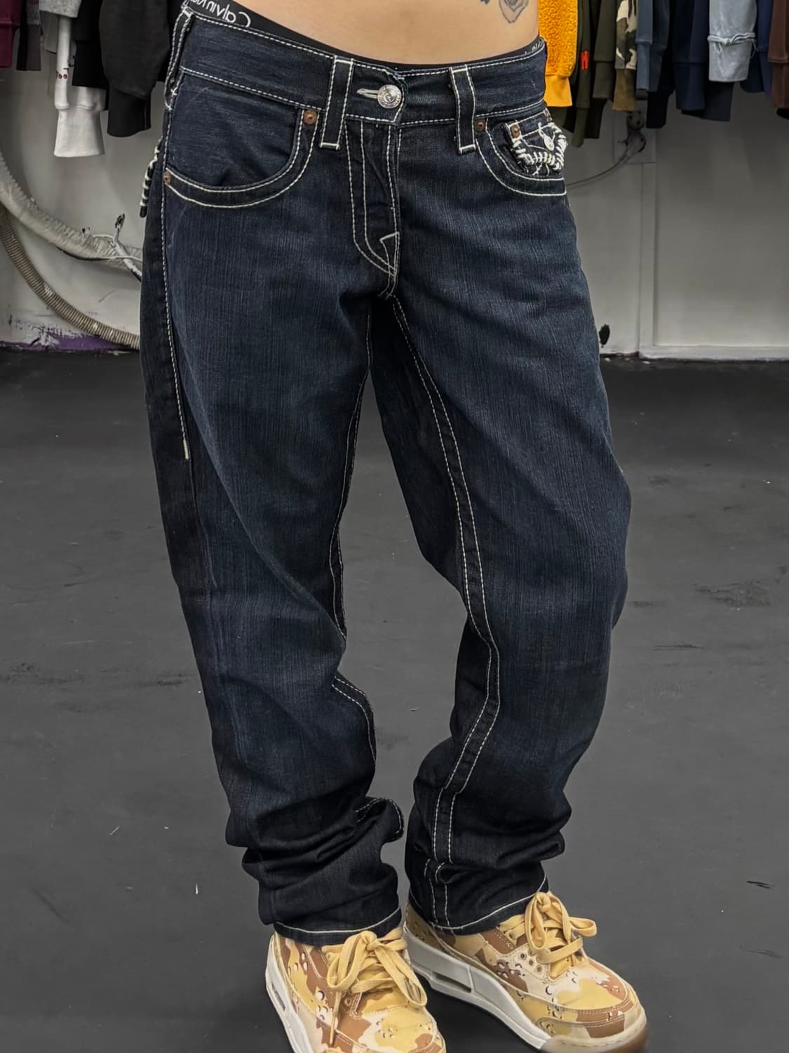 트루릴리전 슬림핏 데님팬츠 상품이미지1