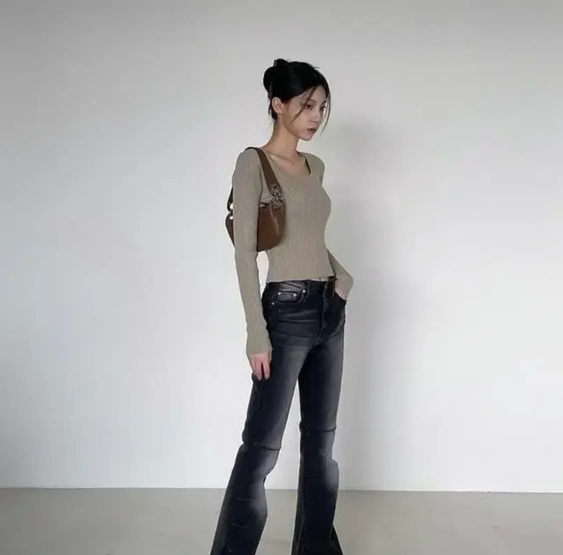 블랙업 스퀘어넥 니트 골지 긴팔티 상품이미지3