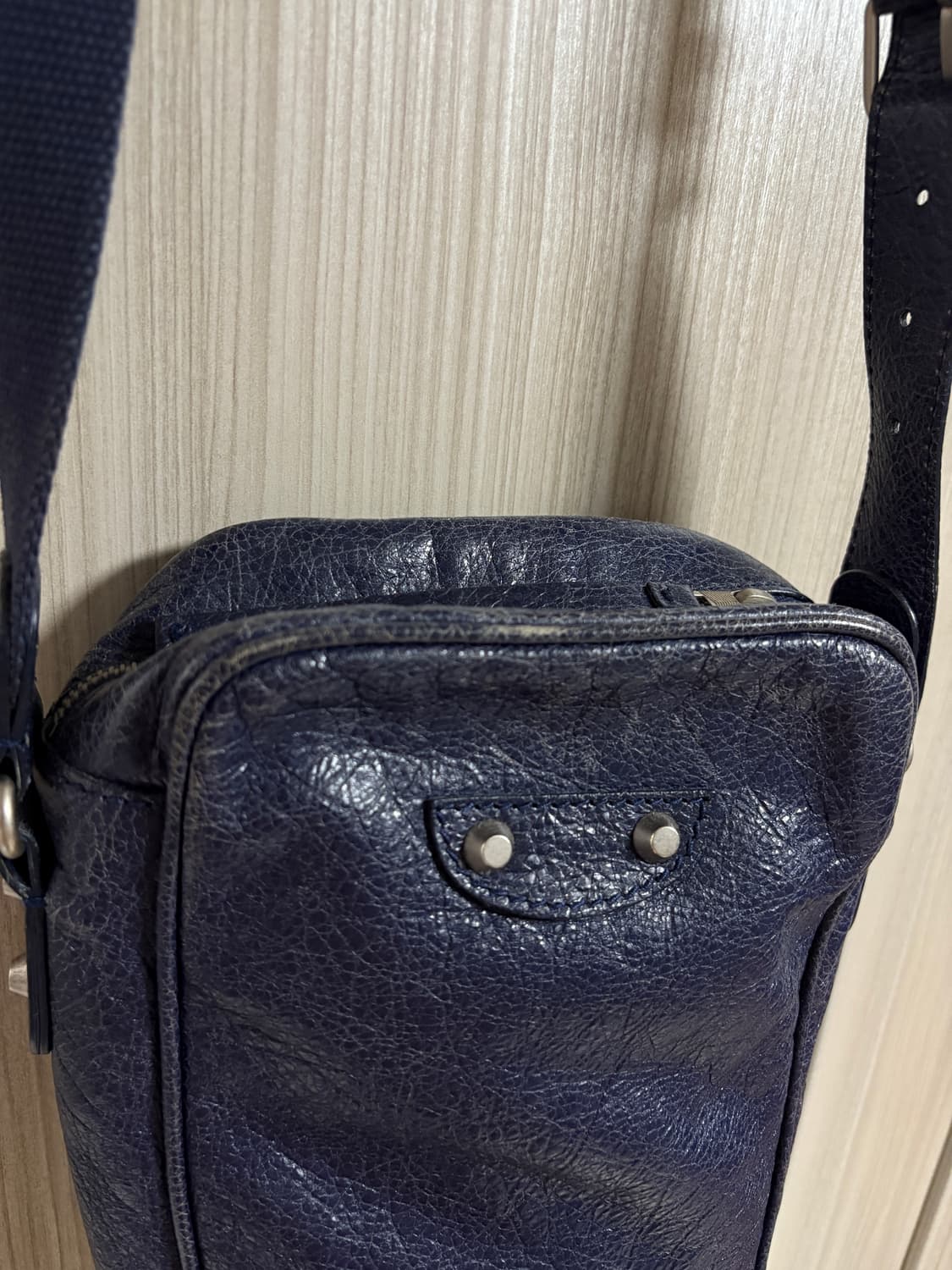 발렌시아가 모터 크로스백 상품이미지3