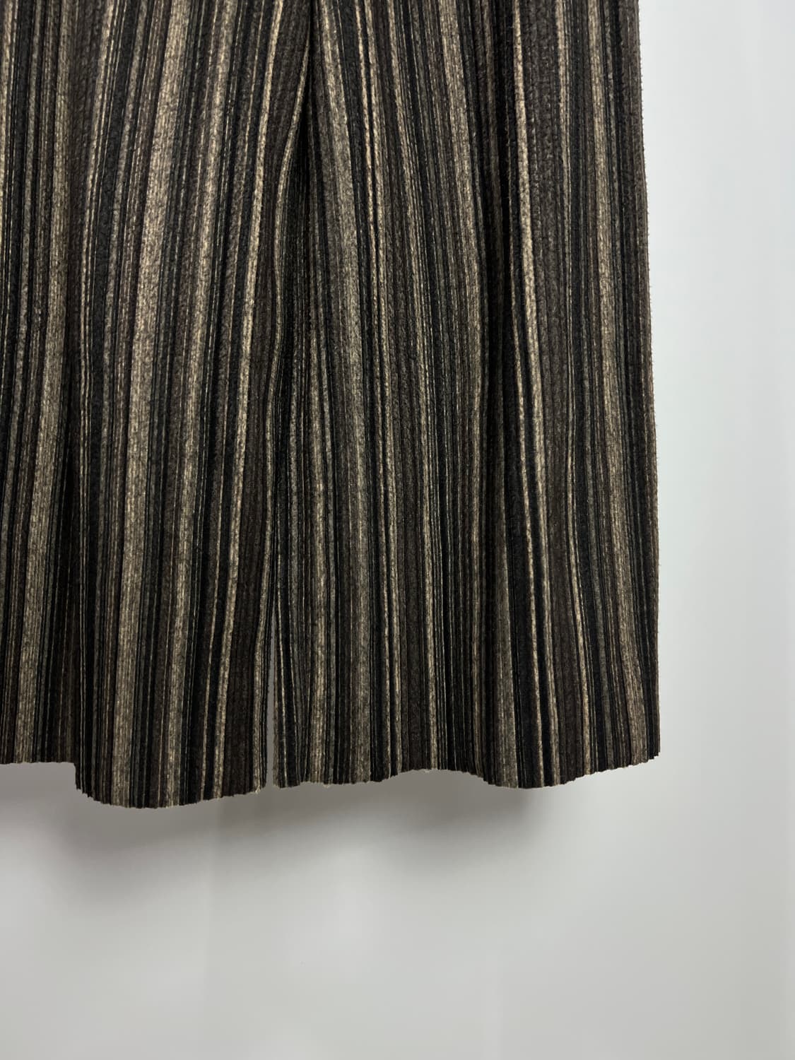 BOU JELOUD 플리츠 와이드 팬츠 상품이미지3