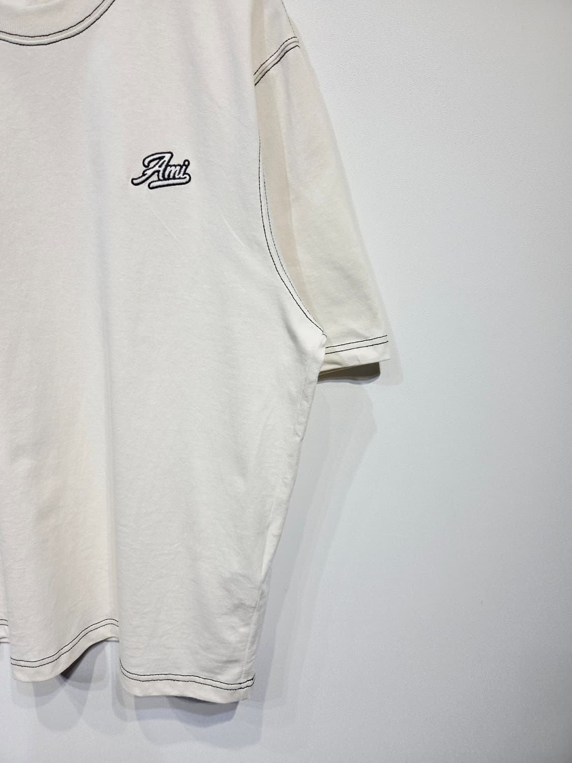 AMI 아미 시그니처 로고 스티치 반팔 티셔츠 상품이미지5