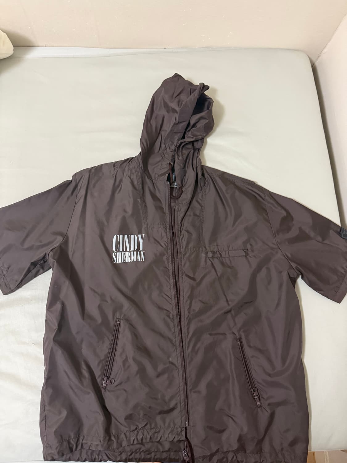 언더커버 신디셔먼 바람막이 상품이미지1