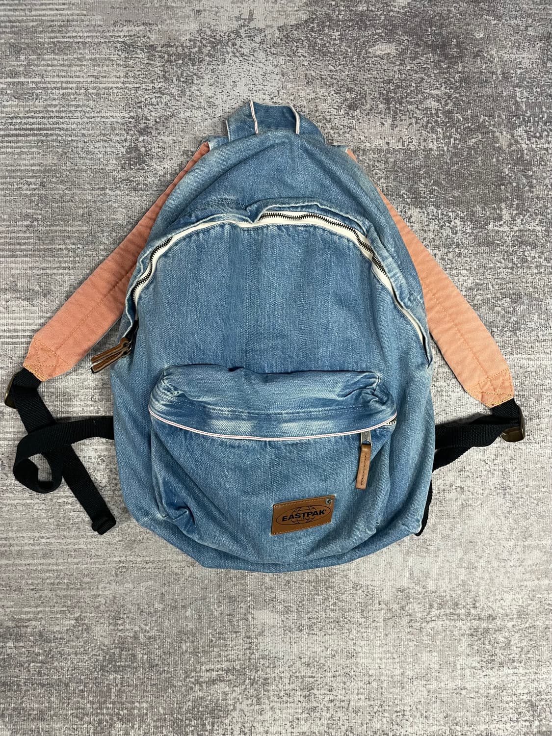 EASTPAK x KUROKI 셀비지 데님 백팩 상품이미지1