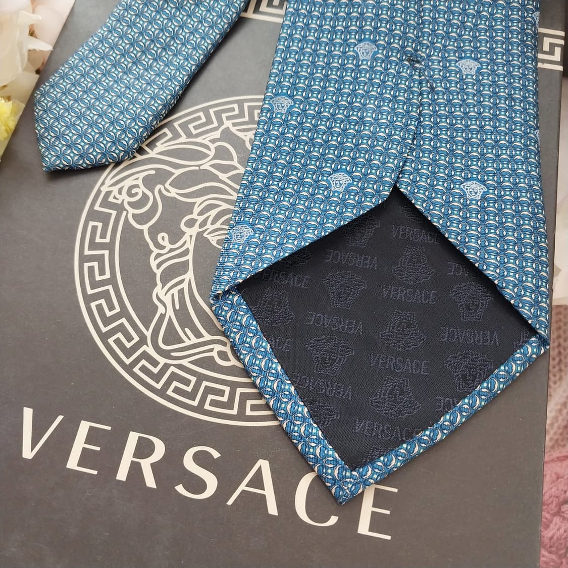 베르사체 실크 블루 메두사 패턴 넥타이 9.4cm A+등급 K1311
 상품이미지6