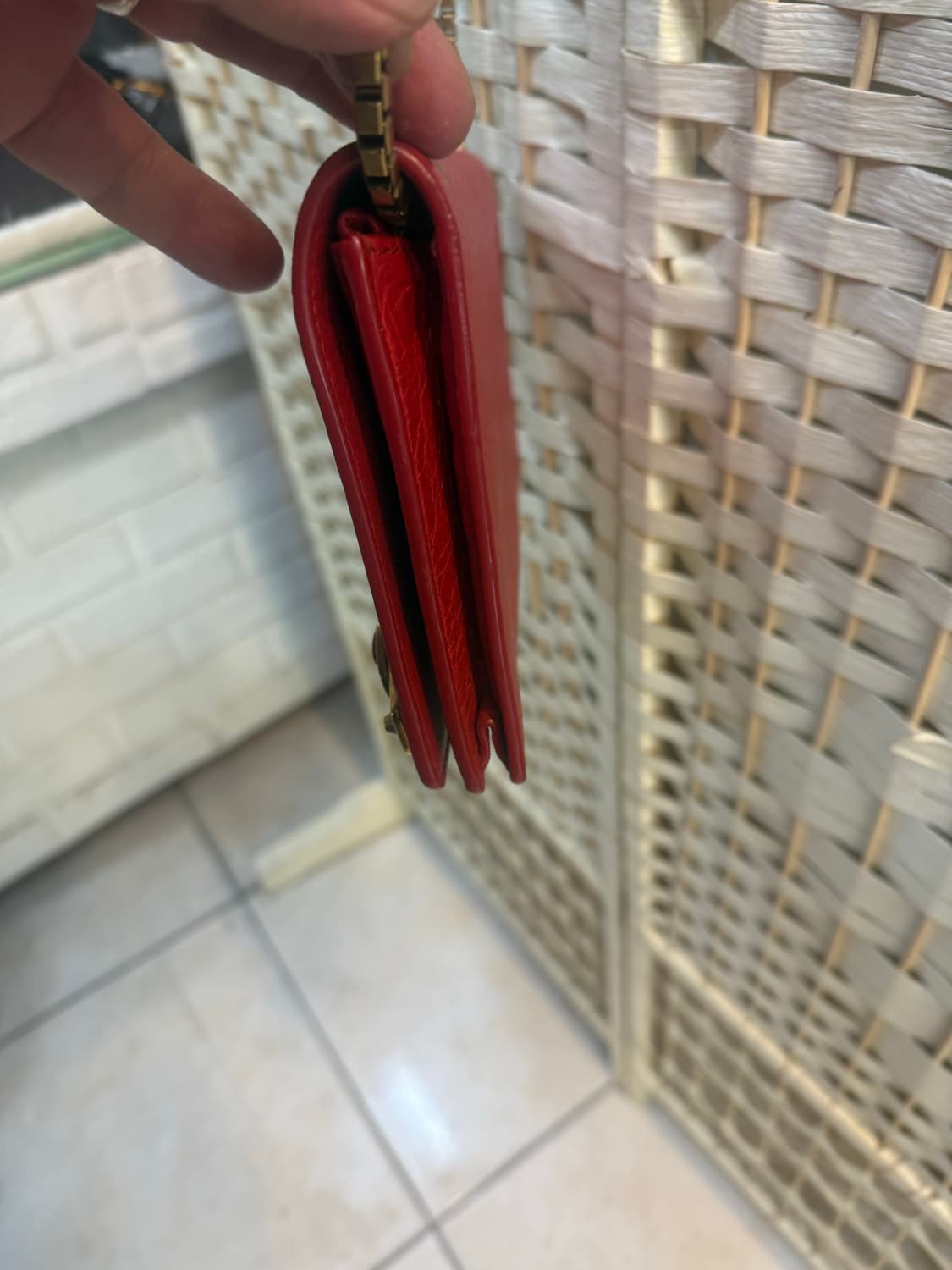 정품 발렌시아가 아크노 메탈릭 엣지 체인 크로스백 팝니다 상품이미지3