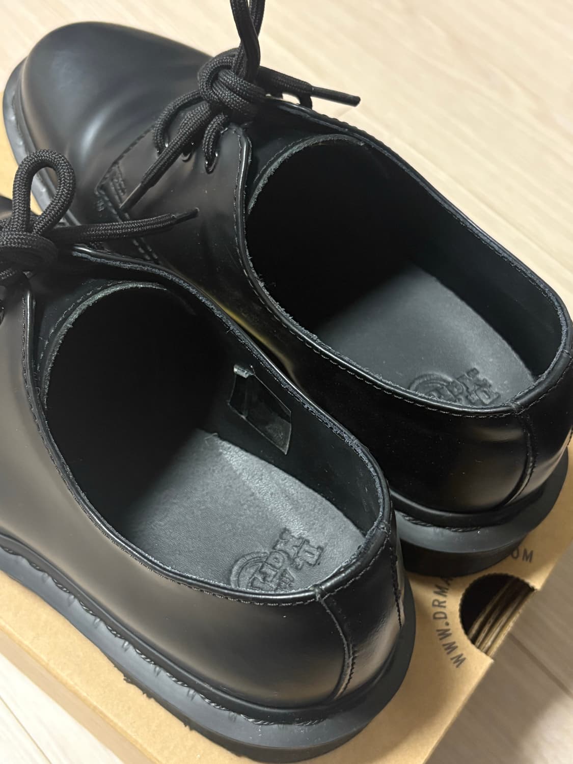 닥터마틴 1461 3홀 모노 블랙 240 상품이미지4