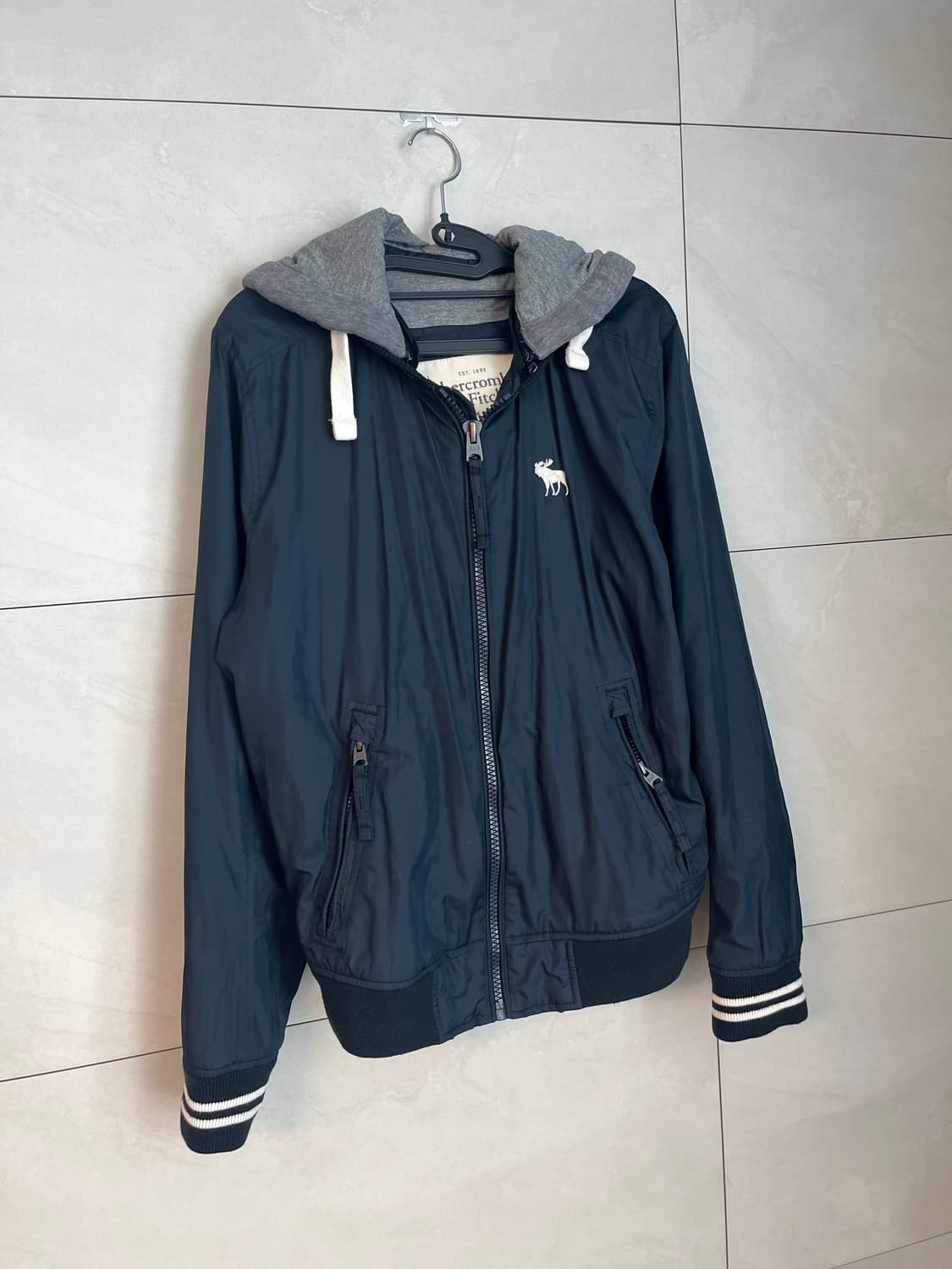 아베크롬비 화이트 순록 네이비 자켓 [S] 상품이미지3