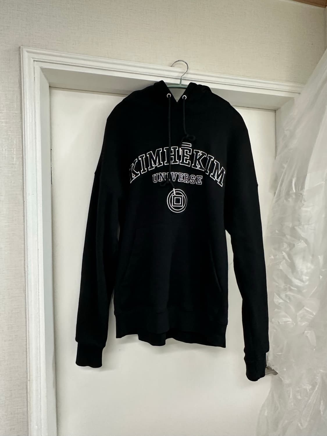 김해김 유니버스 후드티 상품이미지1