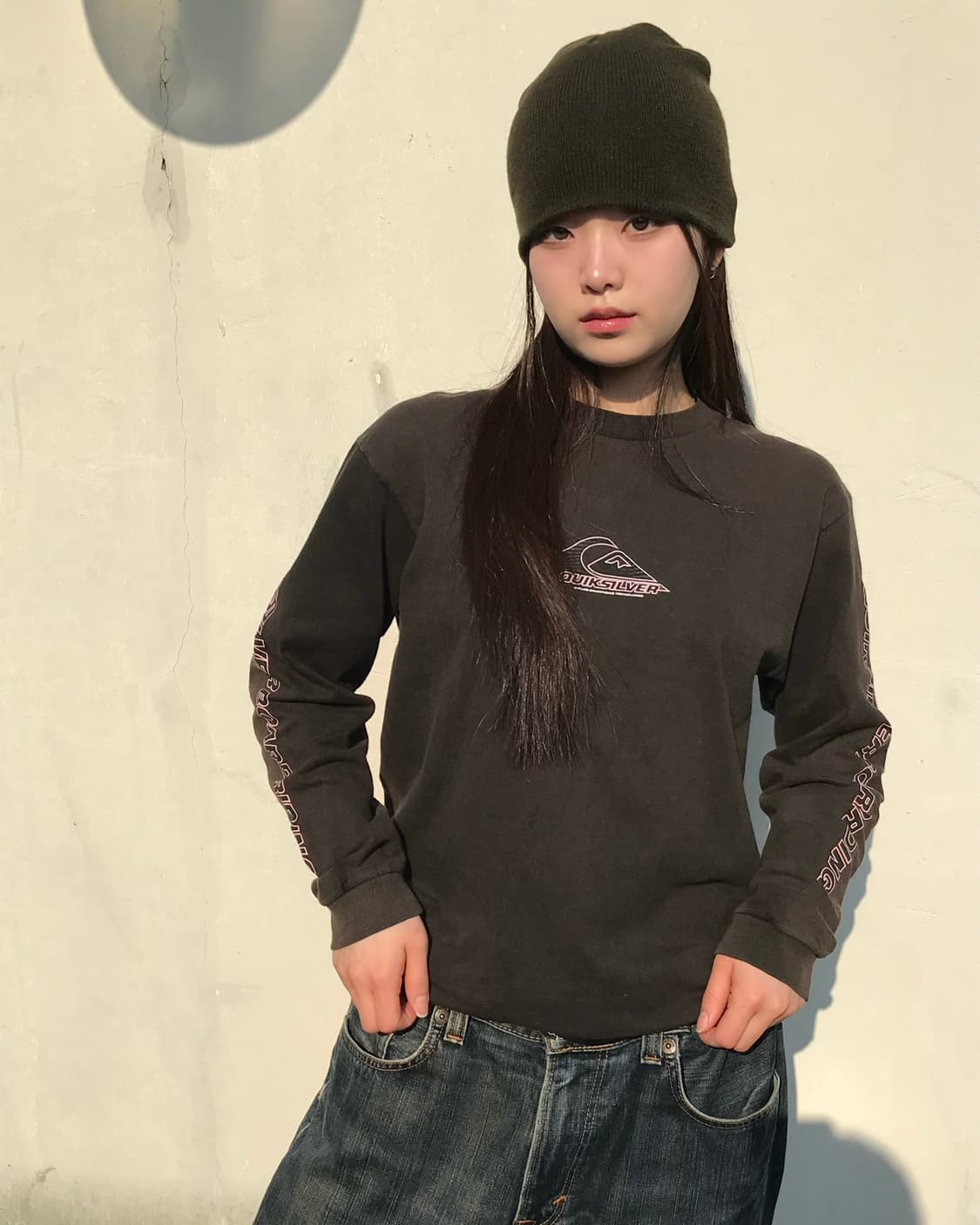 퀵실버 차콜 티셔츠 상품이미지2