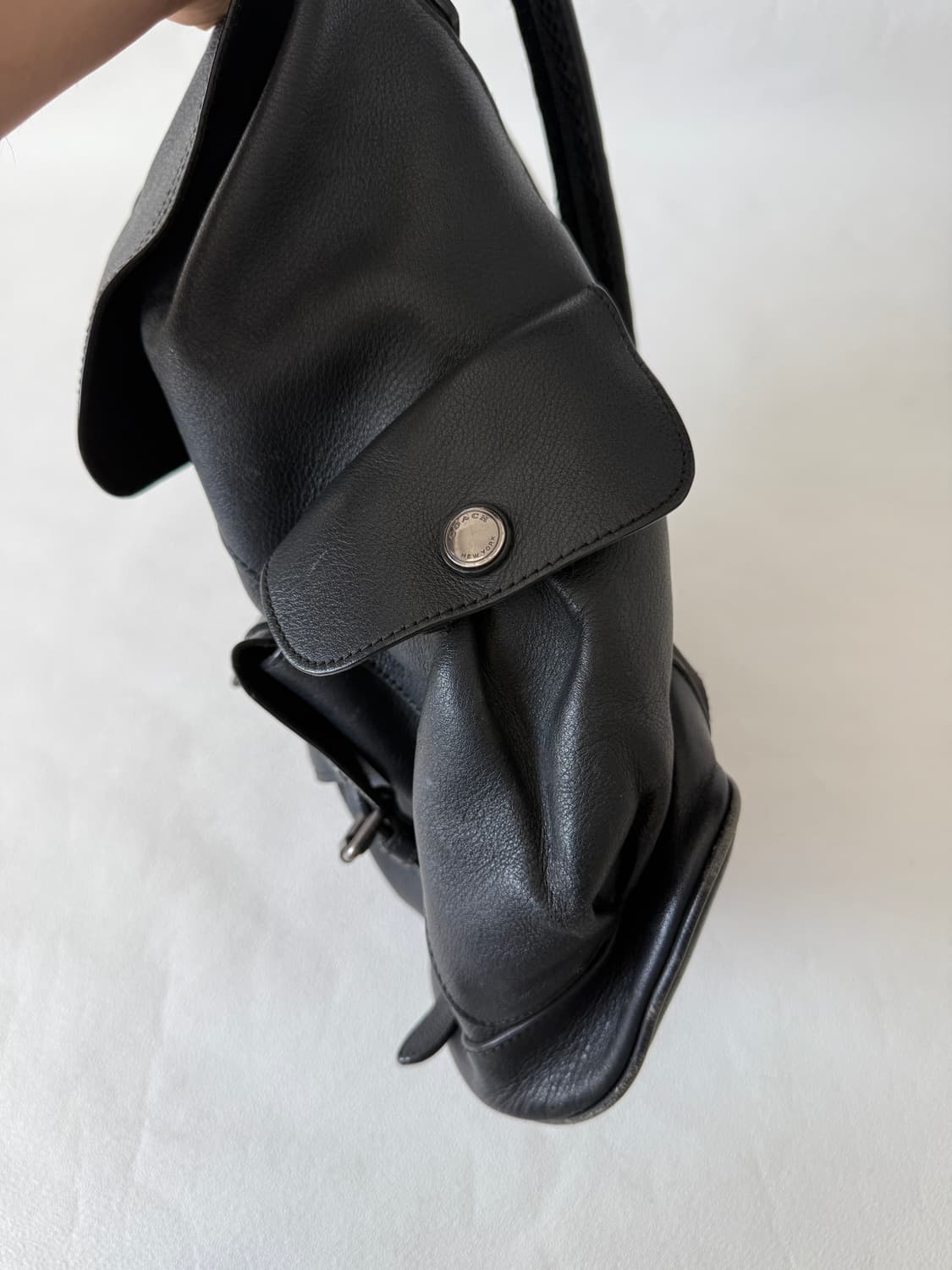 코치(COACH) 레더 3포켓 백팩 상품이미지4