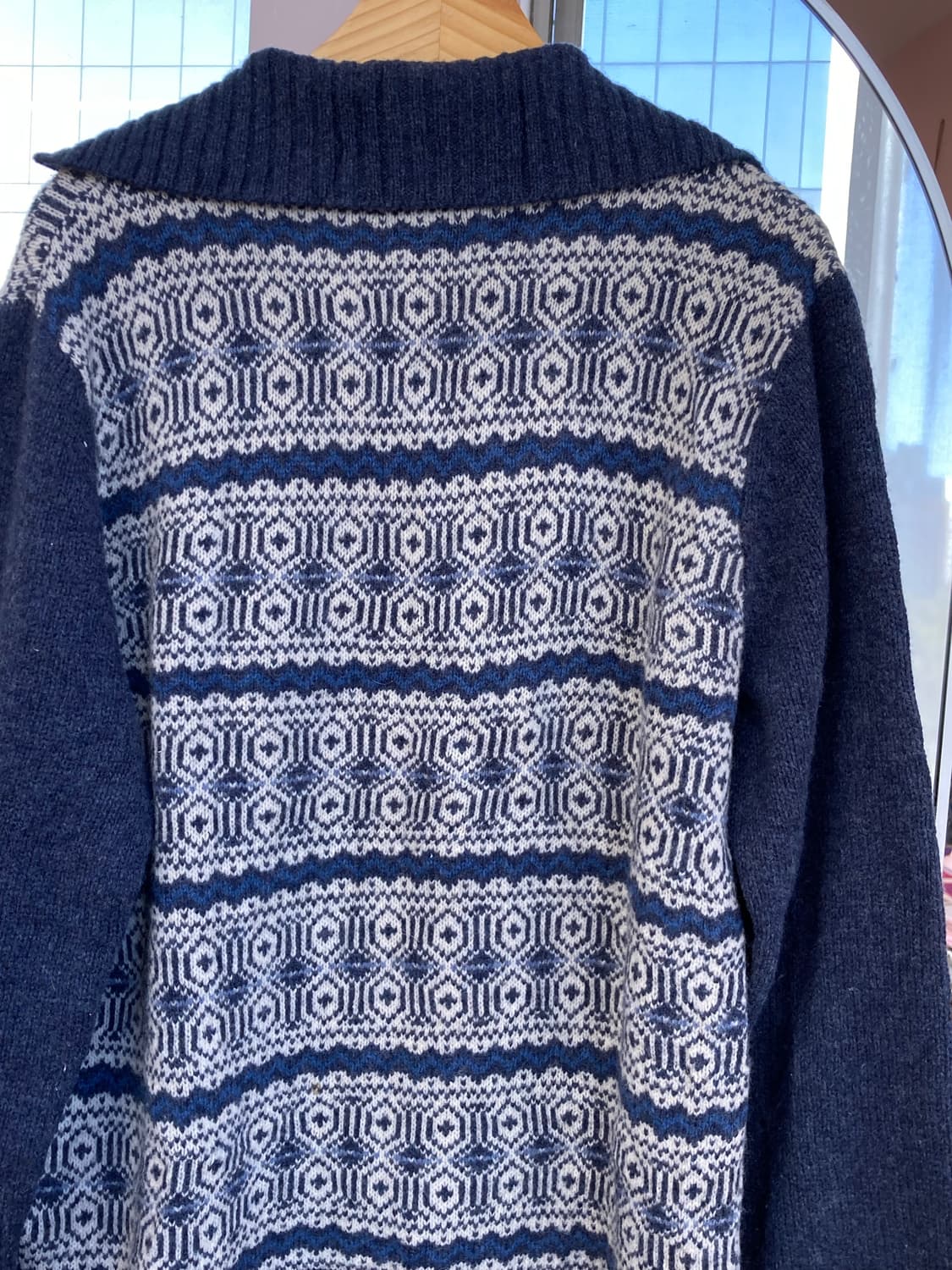 울 100% 네이비 패턴 카라 니트 상품이미지6