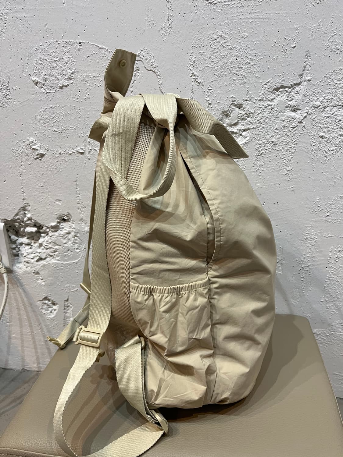 유니클로U 드로우스트링 백팩 상품이미지3